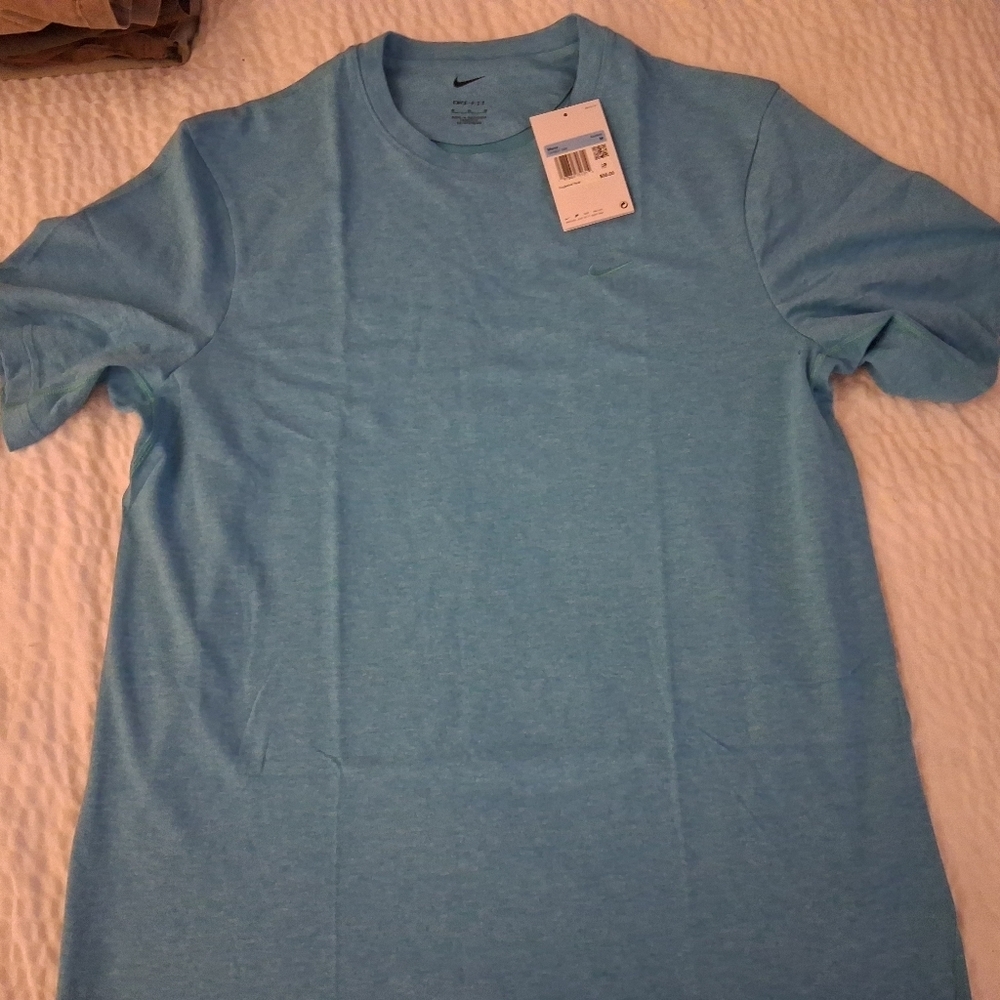 Nike Men's Light Blue Short Sleeve Tee